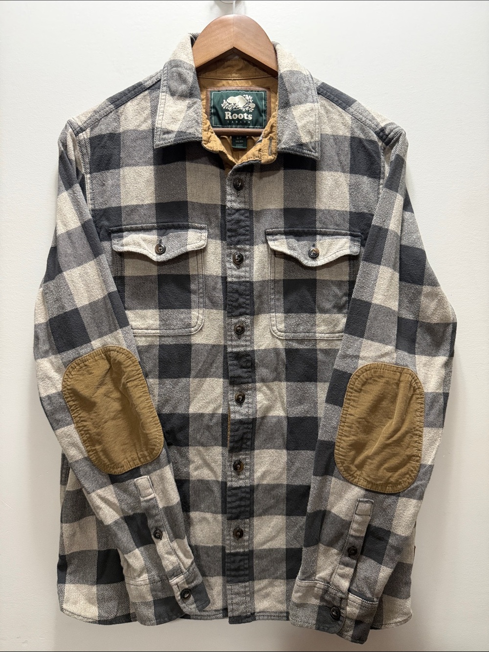 Roots Women’s Plaid Shirt Jacket with Tan Elbow Patches Size S/Petite 28x20.5